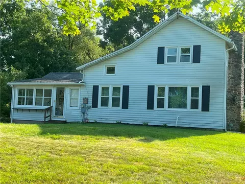 8335 Grandview Dr, Richmond, NY 14471