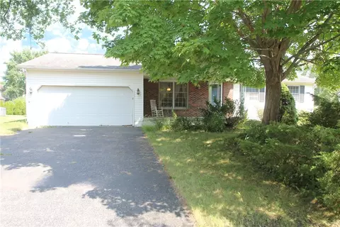 230 Briarwood Ln, Wheatland, NY 14546