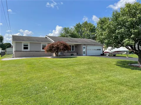 2663 Lyell Rd, Gates, NY 14606