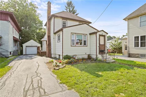 404 S Washington St, East Rochester, NY 14445