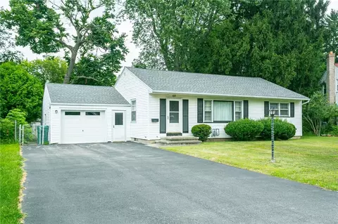 60 Birch Ln, Irondequoit, NY 14622 photo 2