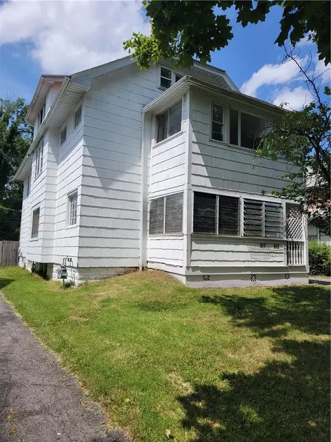 915-917 Post Ave, Rochester, NY 14619