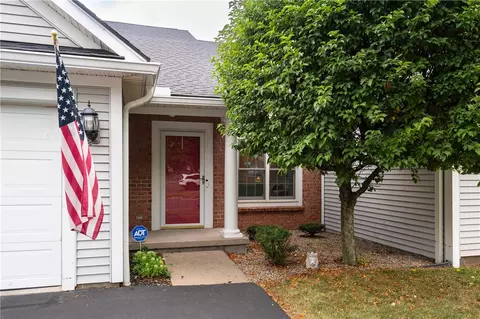26 Amberwood Pl, Greece, NY 14626