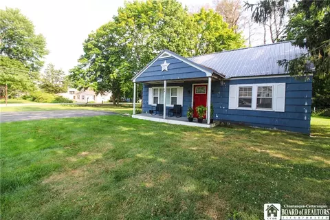 24 E Second St, Busti, NY 14750