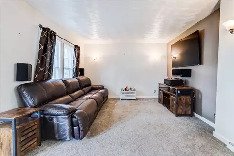 100 Walnut Park, Irondequoit, NY 14622 photo 6