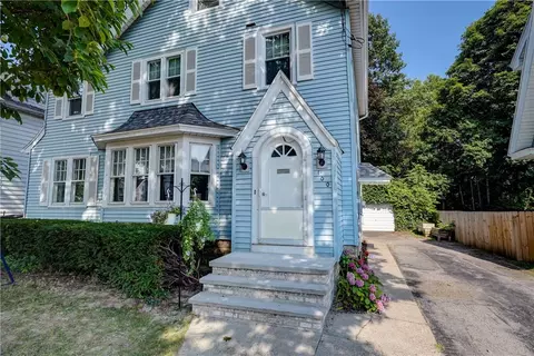 100 Walnut Park, Irondequoit, NY 14622 photo 2