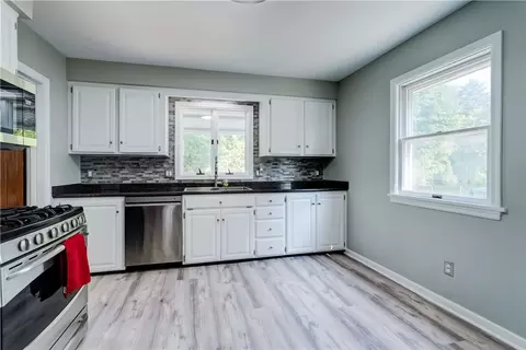 100 Walnut Park, Irondequoit, NY 14622 photo 17
