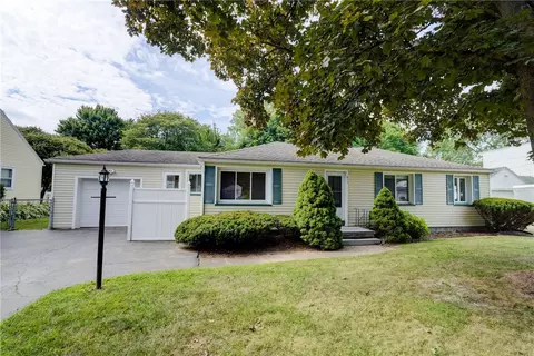 411 Hinchey Rd, Gates, NY 14624