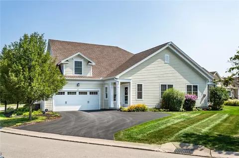 267 Bretlyn Cir, Rochester, NY 14618