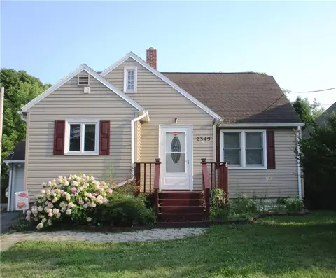 2349 Norton St, Irondequoit, NY 14609