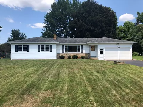 11 Marcia Ln, Chili, NY 14624