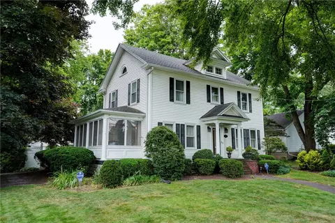118 S Main St, Pittsford, NY 14534