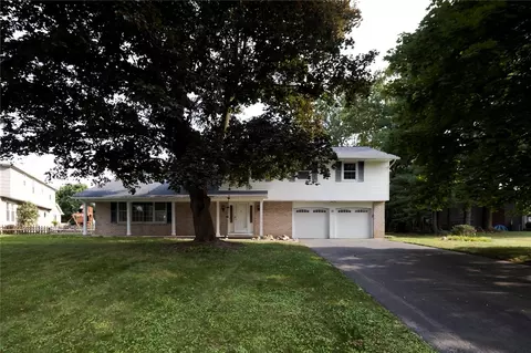 41 Warder Dr, Pittsford, NY 14534