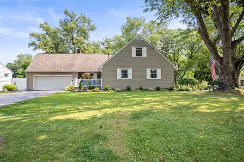 34 Creekview Dr, Chili, NY 14624
