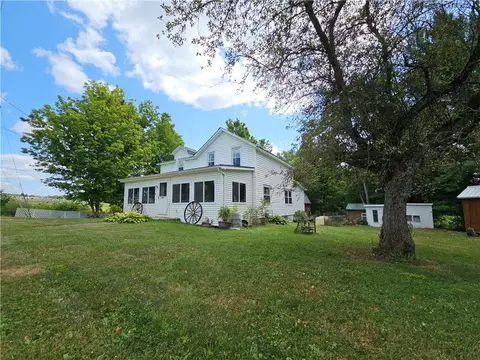 5274 Sherwood St, Woodhull, NY 14898