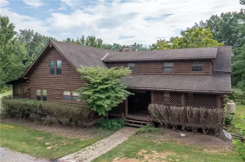 665 W Bloomfield Rd, Pittsford, NY 14534