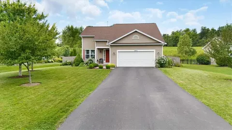 3833 Teresa Dr, Walworth, NY 14568