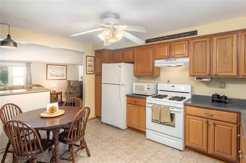 592 Webster Rd, Webster, NY 14580 photo 12