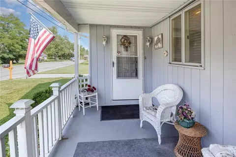 592 Webster Rd, Webster, NY 14580 photo 5