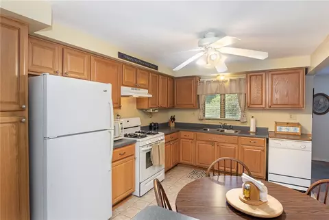 592 Webster Rd, Webster, NY 14580 photo 13