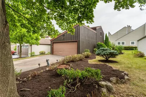15 Pumpkin Hook, West Henrietta, NY 14586
