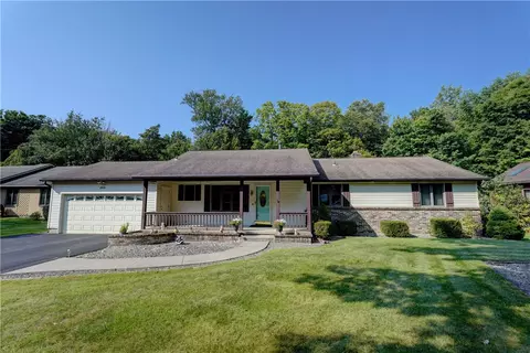 283 Creighton Ln, Greece, NY 14612