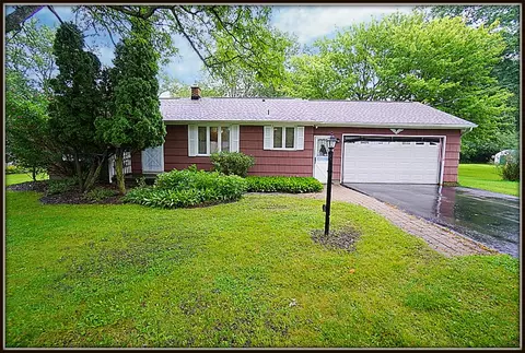127 Hessland Ct, Elma, NY 14059