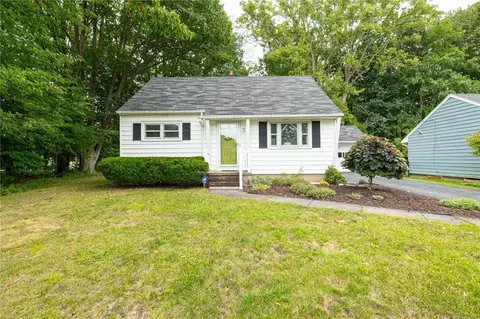 96 Coleridge Rd, Rochester, NY 14609