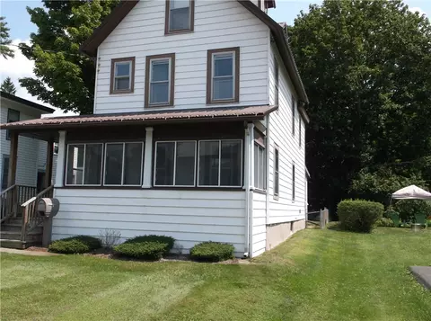 9 W End Ave, Stamford, NY 12167