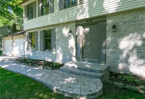 695 Audley End, Webster, NY 14580 photo 2