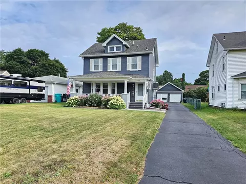 100 Abington Rd, Irondequoit, NY 14622 photo 3