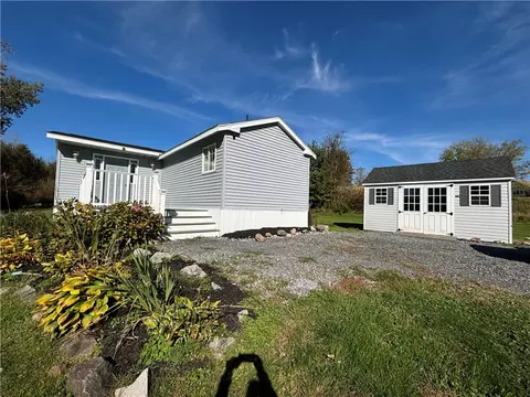 10689 Slayton Rd, Conquest, NY 13140