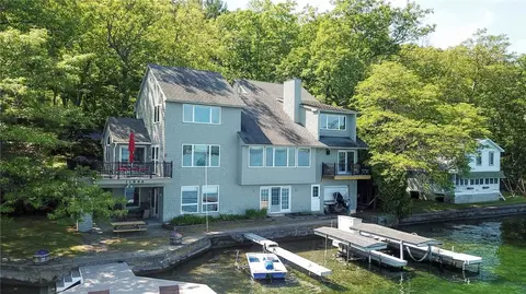 11896 W Lake Rd, Hammondsport, NY 14840