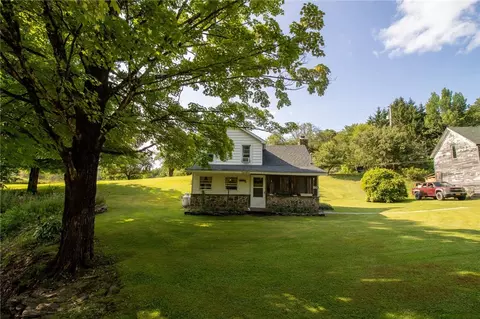 137 Gulf Brook Rd, Roscoe, NY 12776