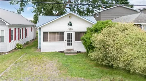 8486 Wickham Blvd, Sodus Point, NY 14555