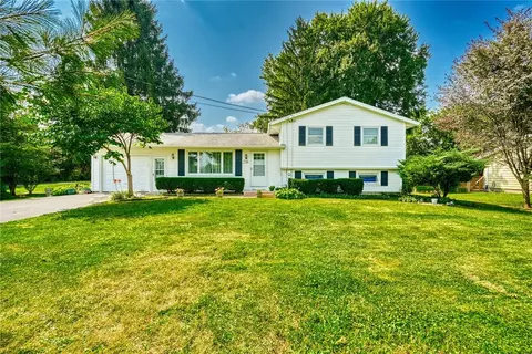 236 Whittier Rd, Ogden, NY 14559