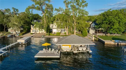 4560 Lake Dr, Canandaigua, NY 14424