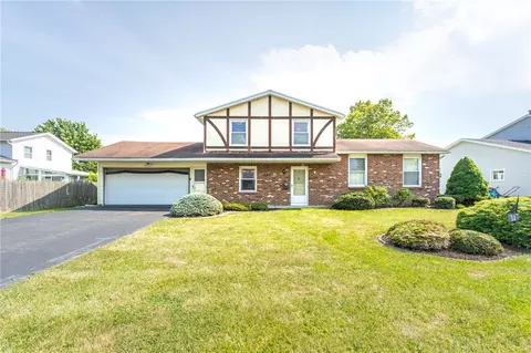 52 Hinkley Ln, Gates, NY 14624