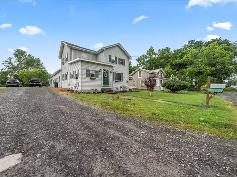 40 E River St, Waterloo, NY 13165 photo 2