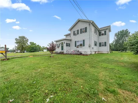 40 E River St, Waterloo, NY 13165 photo 3