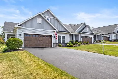 6923 Silverton Gln, Victor, NY 14564