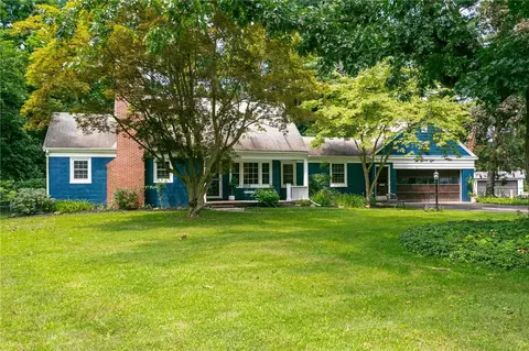 178 Crescent Rd, Perinton, NY 14450
