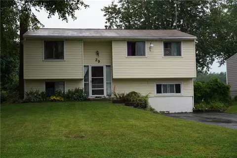29 Greenridge Cres, Hamlin, NY 14464