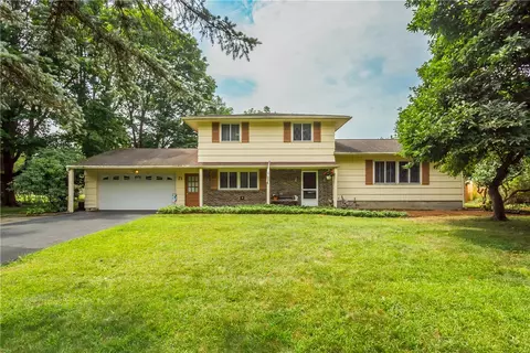 71 Railroad Mills Rd, Pittsford, NY 14534