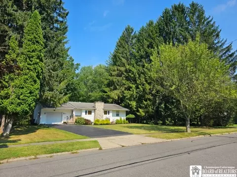 117 Sanford Dr, Jamestown, NY 14701