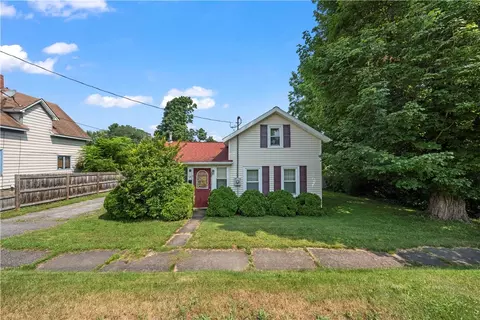14 Jay St, Phelps, NY 14532