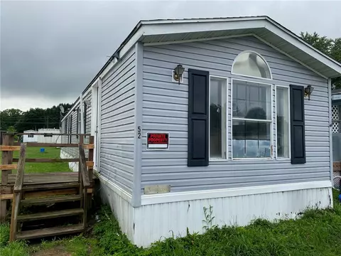 52 Adams St, Arcadia, NY 14513
