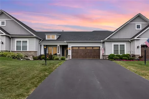 6916 Silverton Gln, Victor, NY 14564