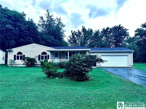 39 Carol Ave, Pomfret, NY 14063
