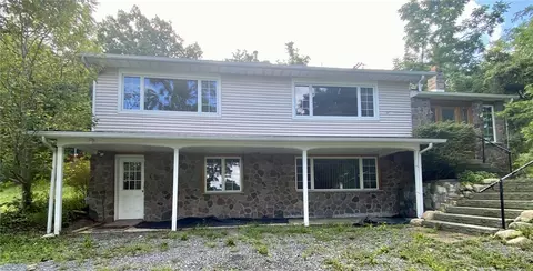 4867 Arrowhead Dr, Rushville, NY 14544